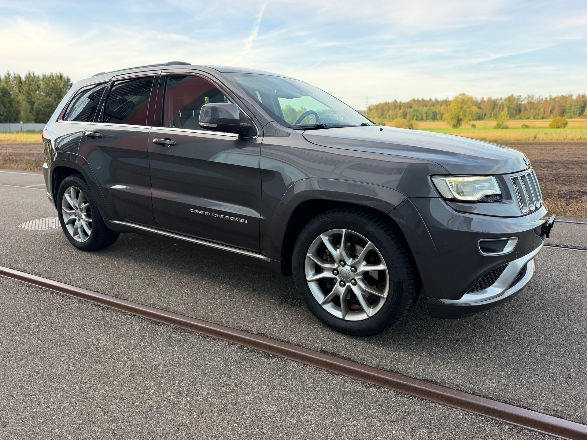 JEEP Grand Cherokee 3.0 CRD Summit Automatic-showroom-element-2