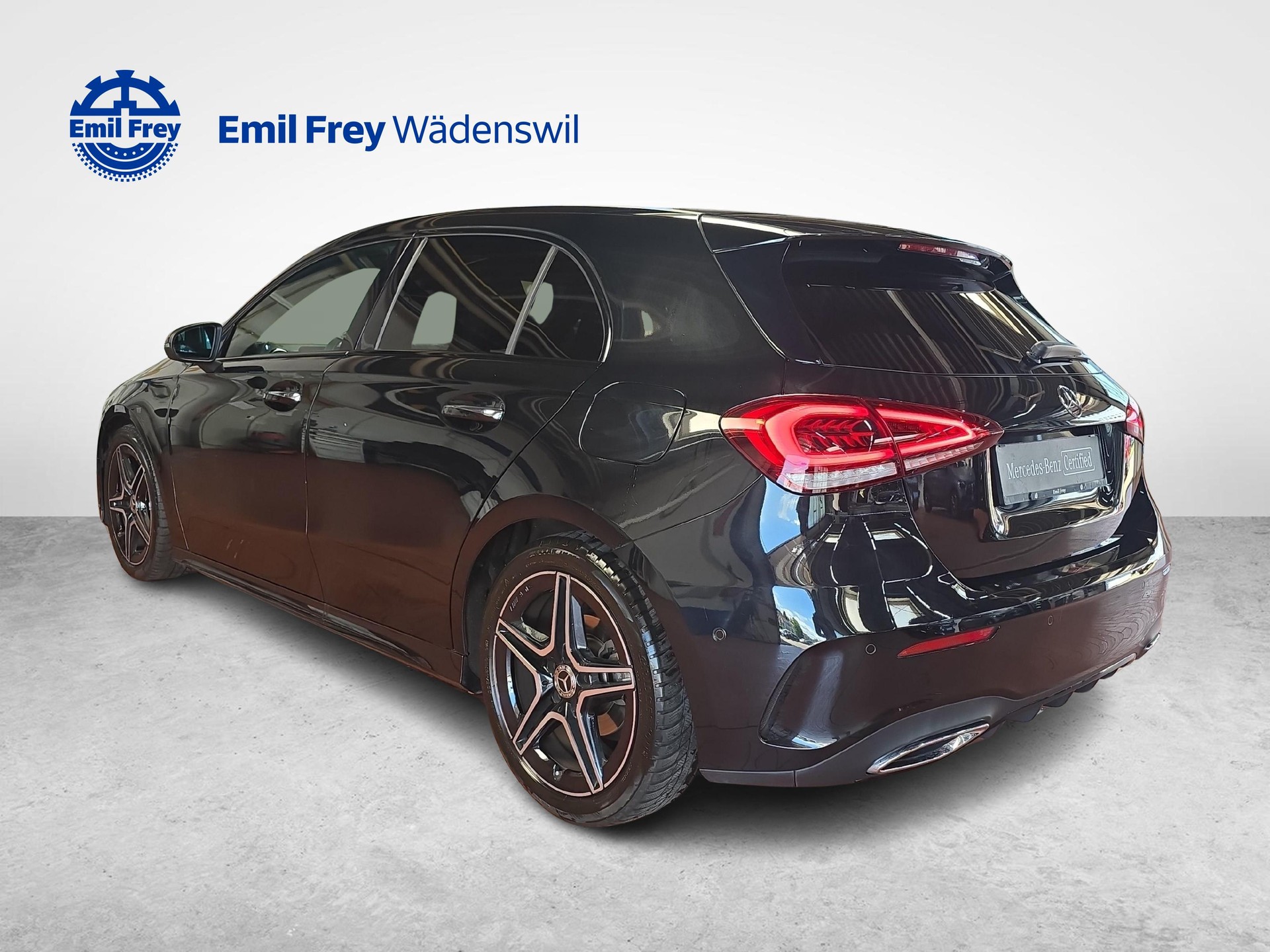 MERCEDES-BENZ A 180 Night Star AMG Line-showroom-element-2