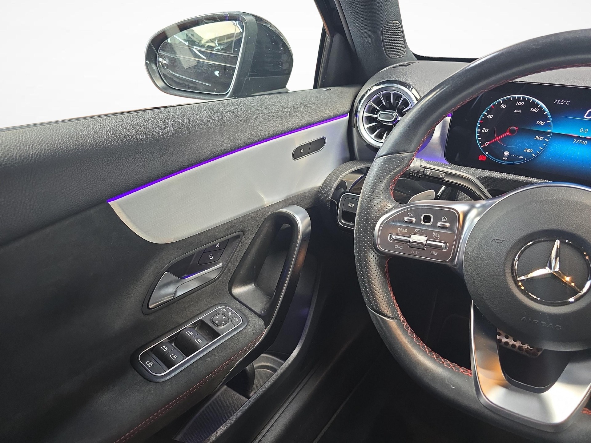 MERCEDES-BENZ A 180 Night Star AMG Line-image-5