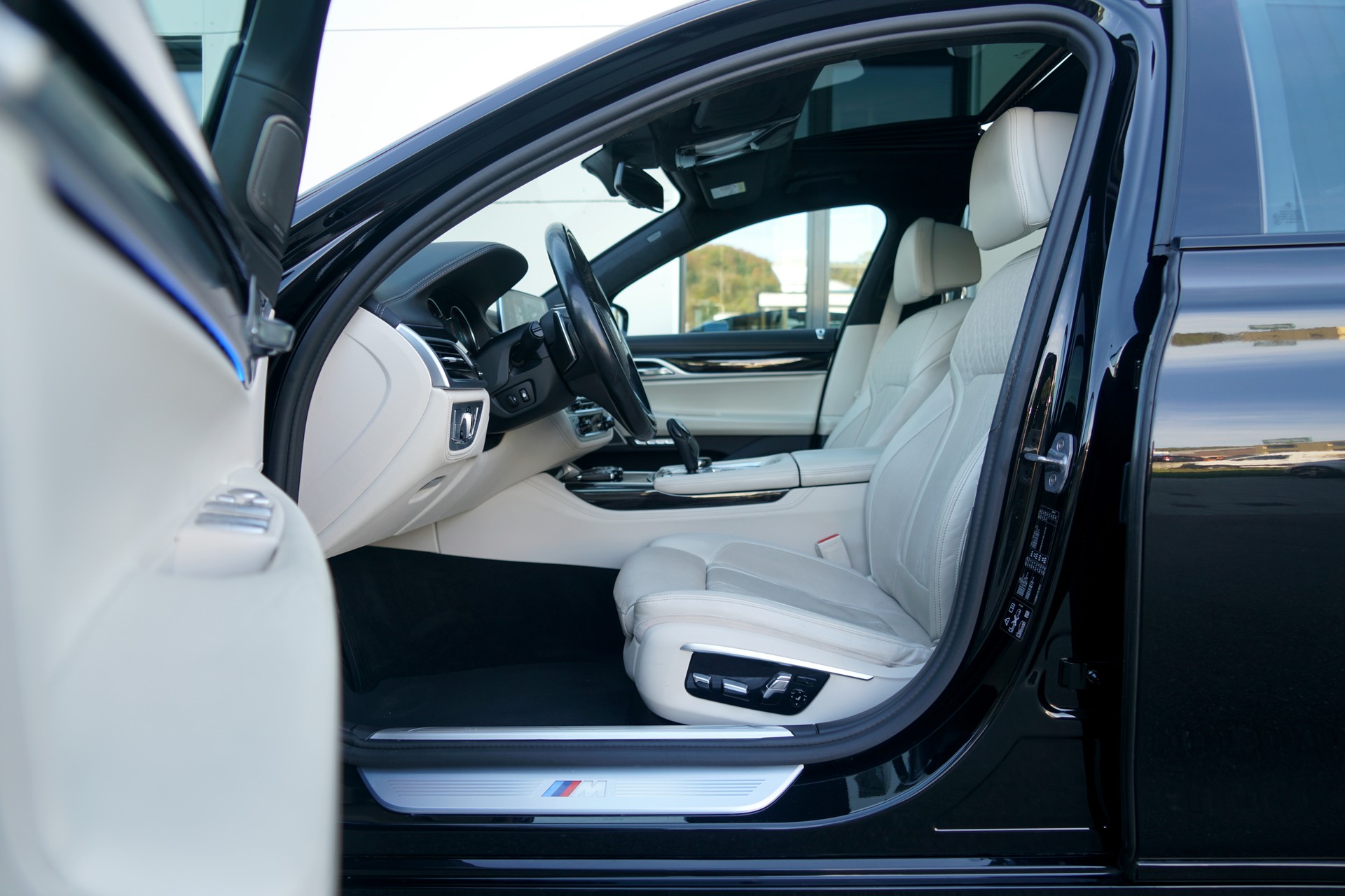 BMW 740d xDrive M Sportpaket Steptronic (CH)-image-8
