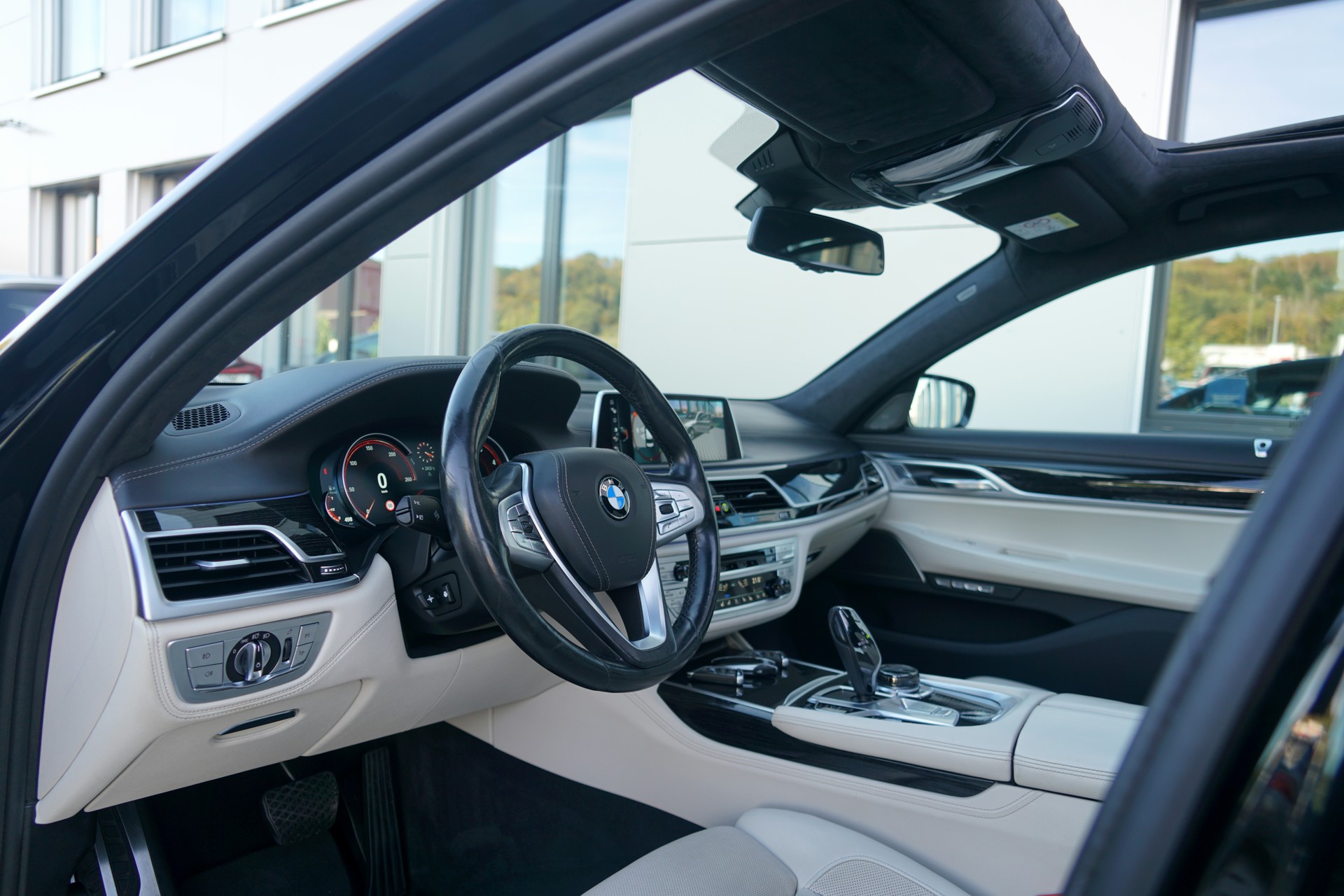BMW 740d xDrive M Sportpaket Steptronic (CH)-image-6