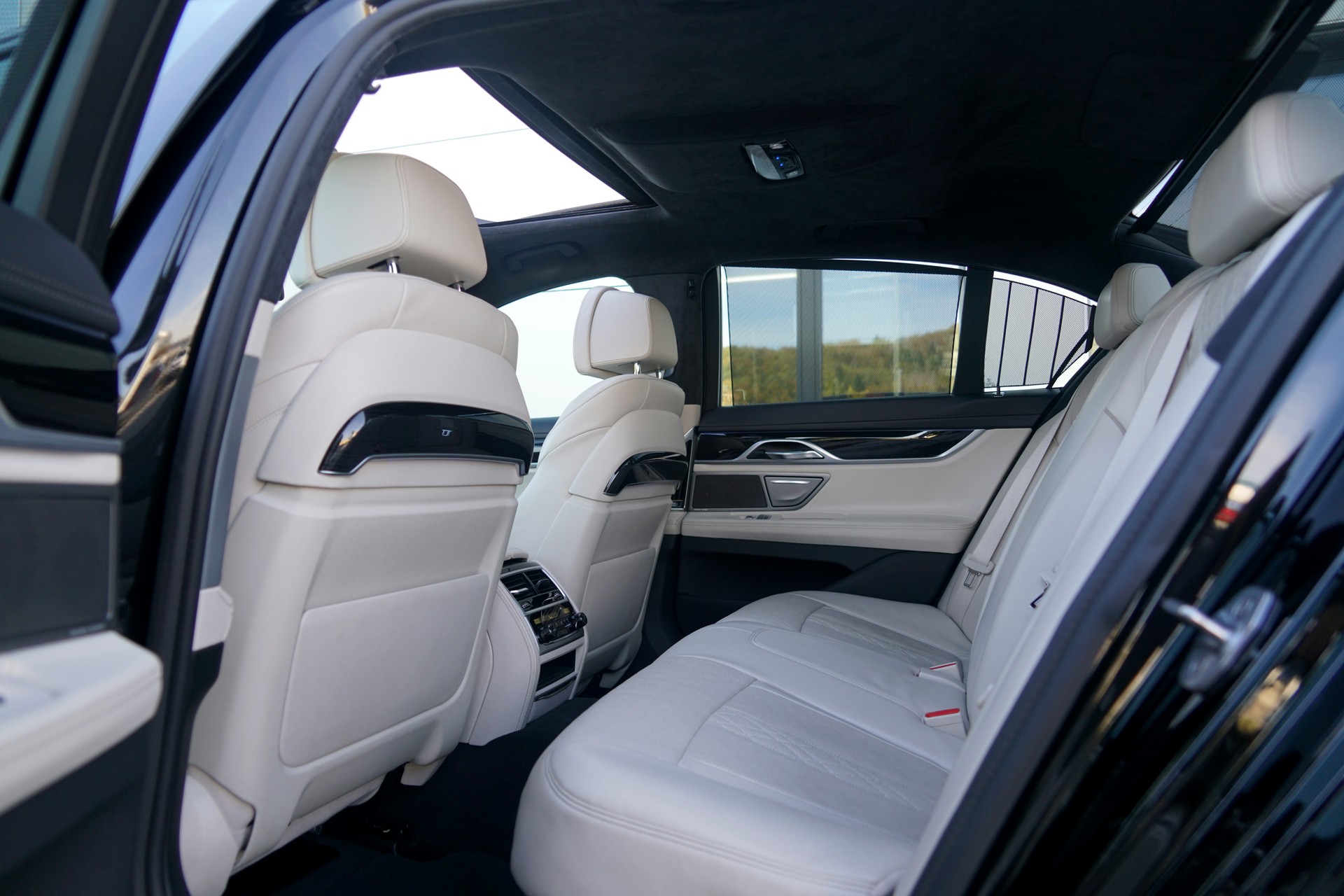 BMW 740d xDrive M Sportpaket Steptronic (CH)-image-9