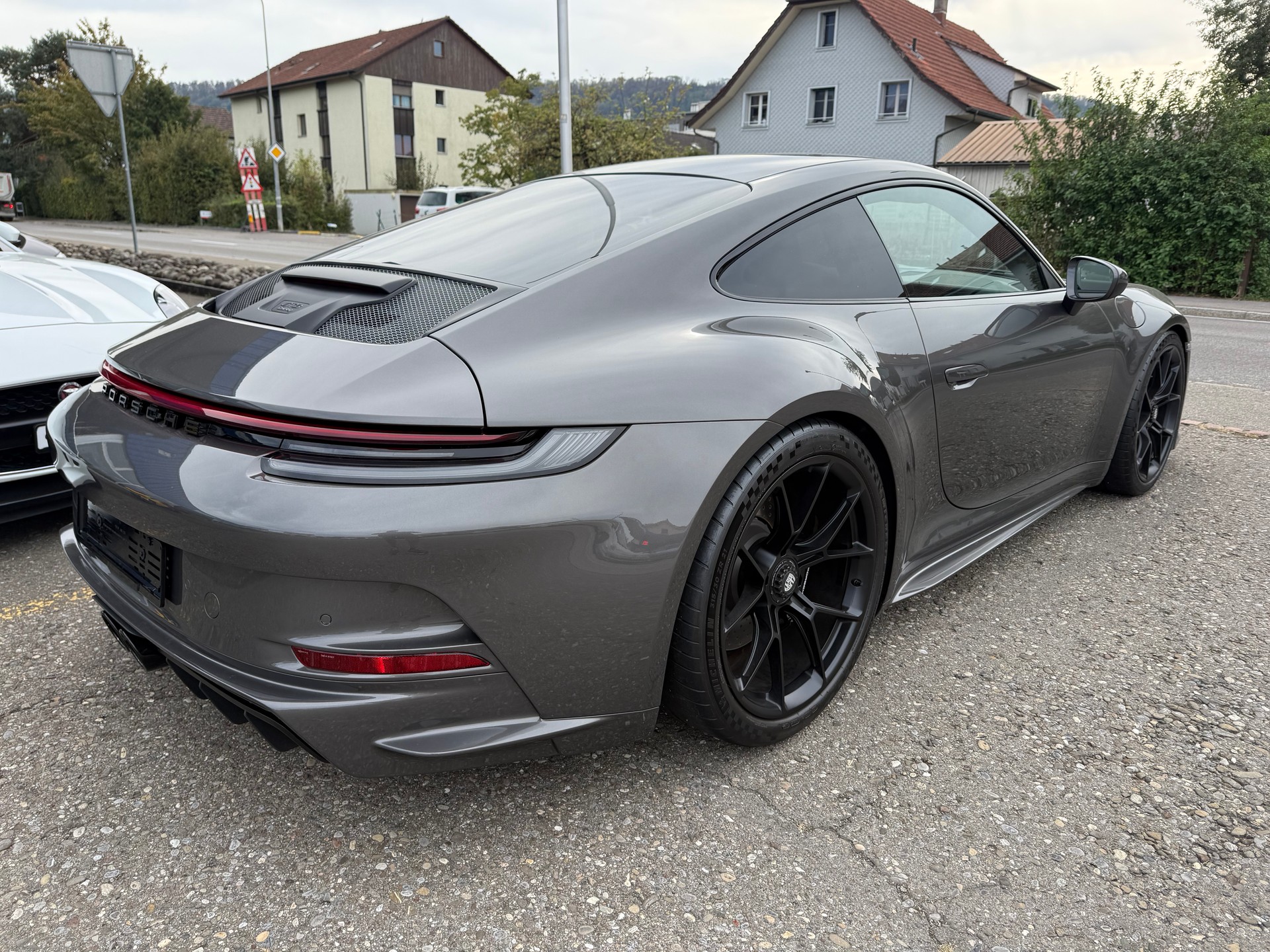 PORSCHE 911 GT3 Touring PDK-image-5