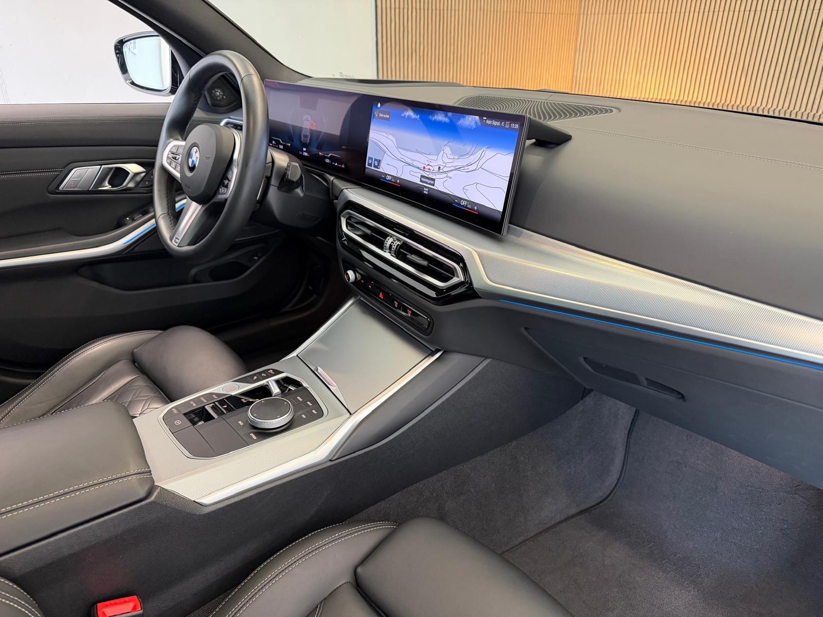 BMW M340i xDrive 48V Touring Steptronic M Sport INDIVUDUAL-image-17