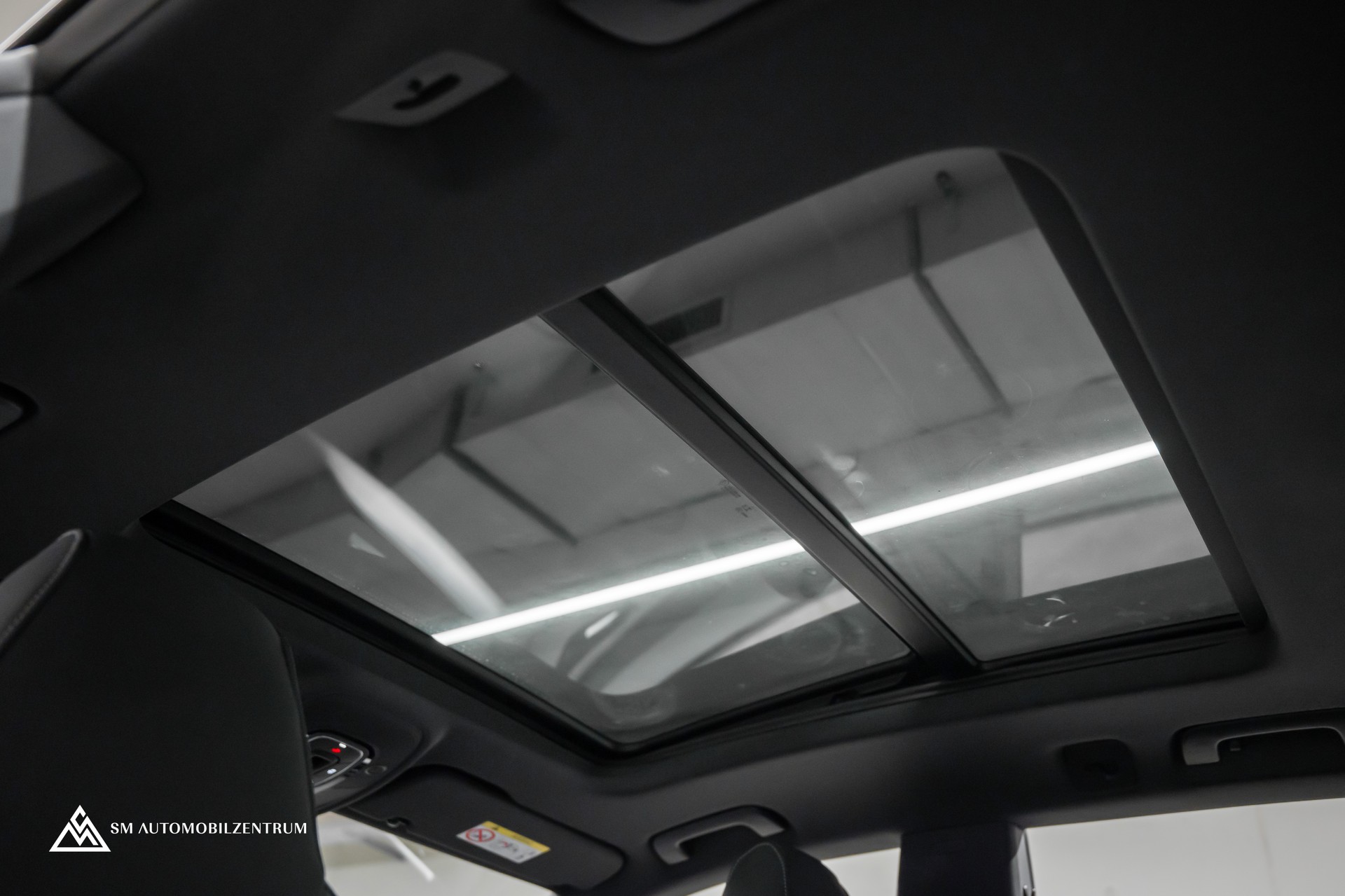 AUDI Q8 55 TFSI Black Edition quattro T-Tronic S-Line / Panorama / Nachtsicht / Rautensteppung / Head-Up / AHK-image-25
