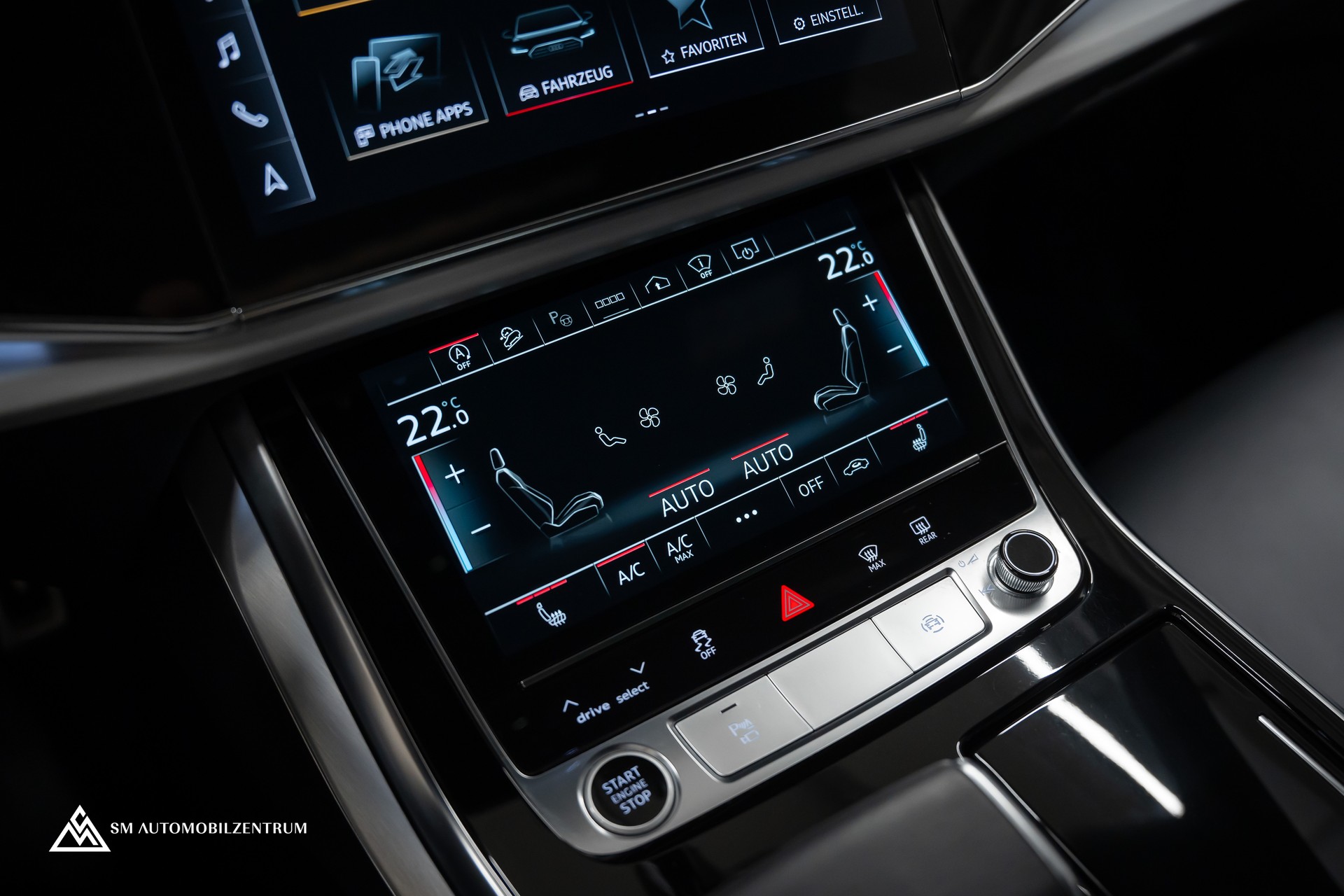 AUDI Q8 55 TFSI Black Edition quattro T-Tronic S-Line / Panorama / Nachtsicht / Rautensteppung / Head-Up / AHK-image-32