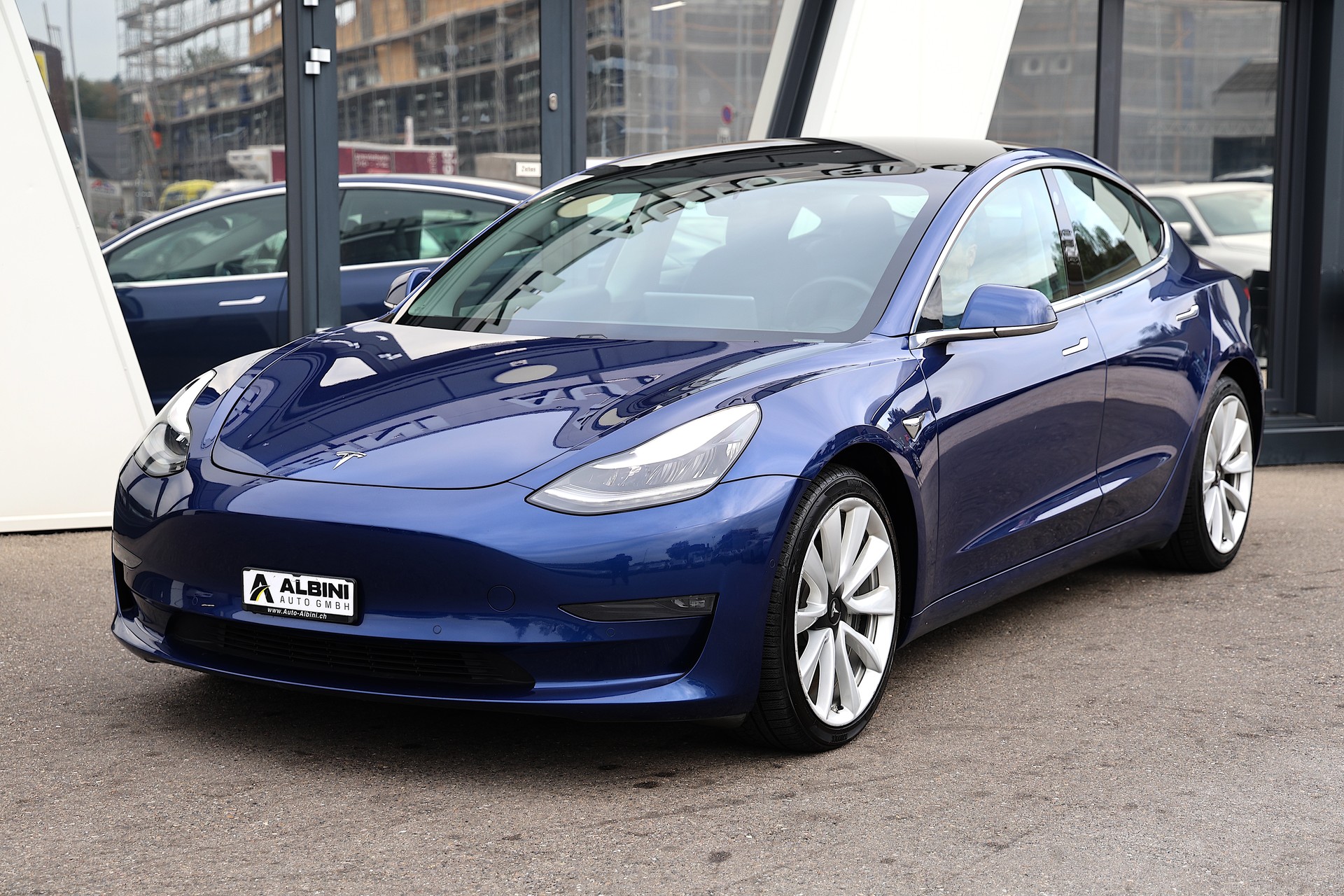 TESLA Model 3 Performance Dual Motor-showroom-element-1
