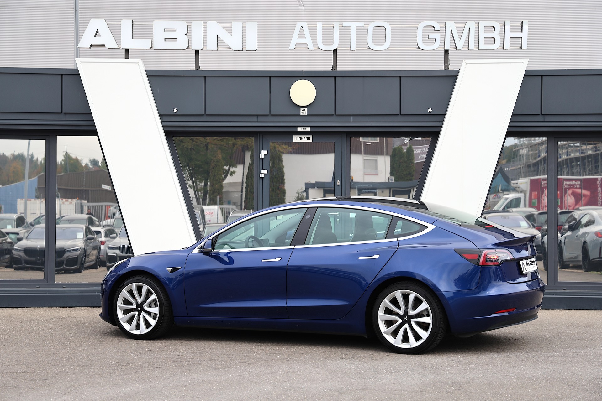TESLA Model 3 Performance Dual Motor-image-4