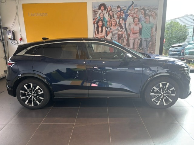RENAULT Mégane E-TECH EV60 Iconic-showroom-element-1
