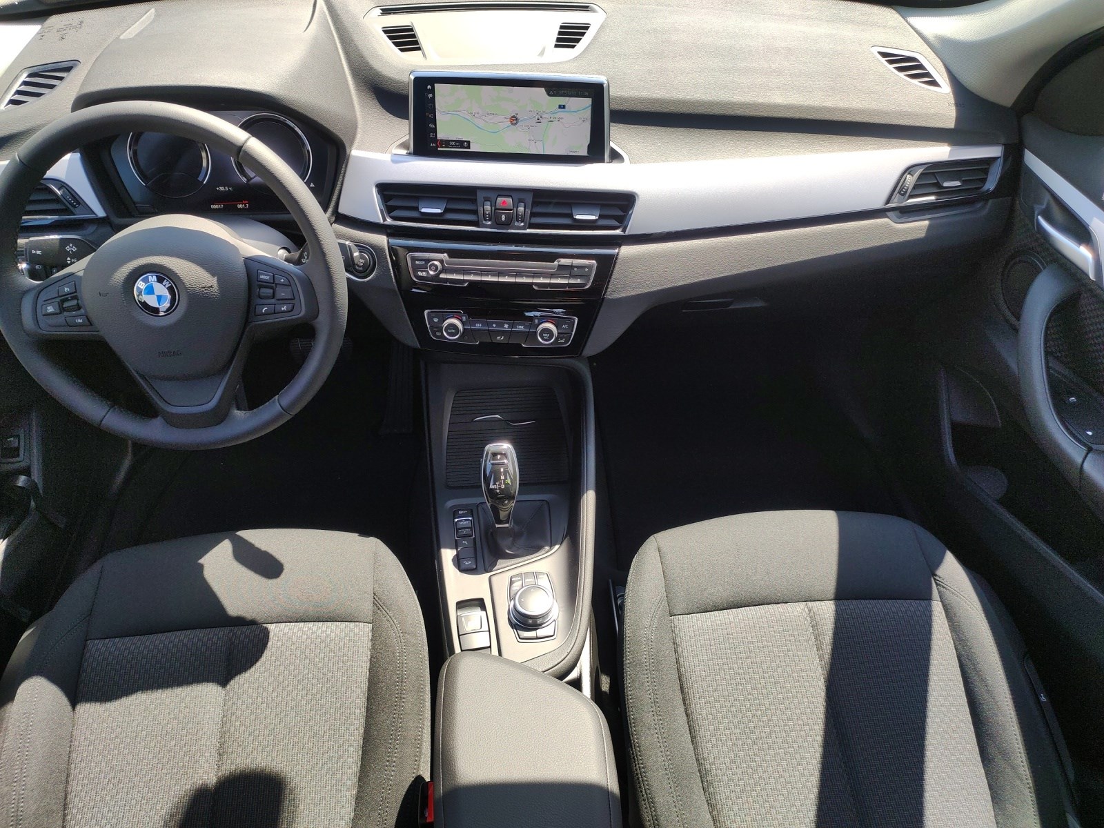 BMW X1 xDrive 18d Essent.Ed-image-10