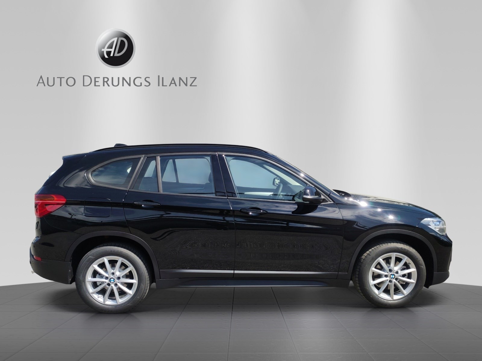 BMW X1 xDrive 18d Essent.Ed-image-4