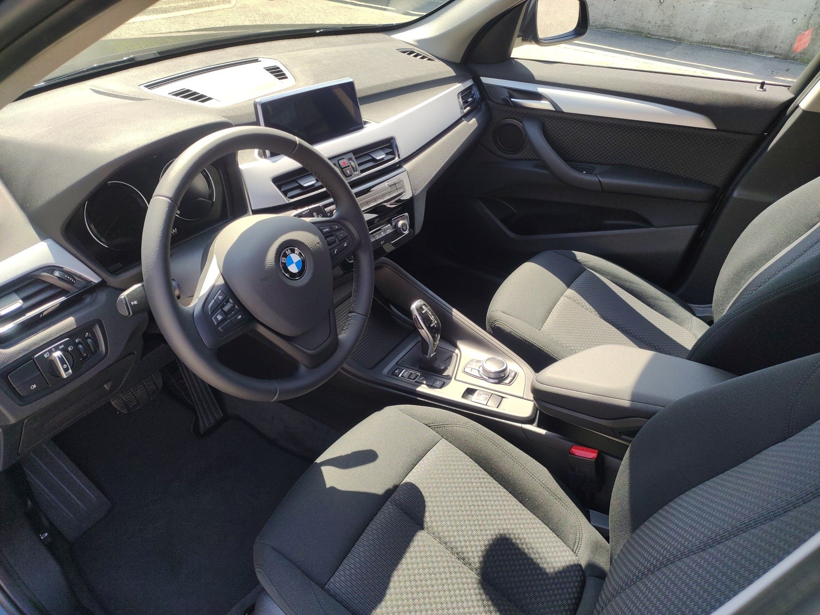 BMW X1 xDrive 18d Essent.Ed-image-8