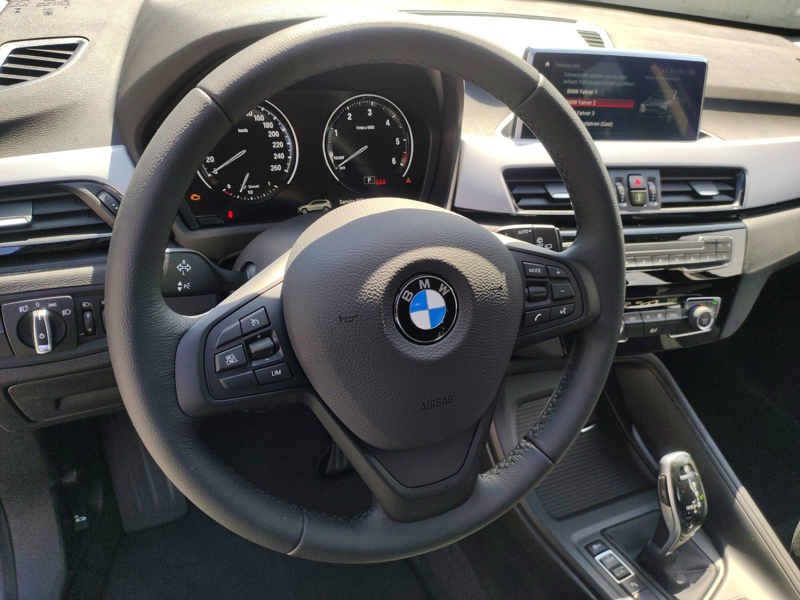 BMW X1 xDrive 18d Essent.Ed-image-9