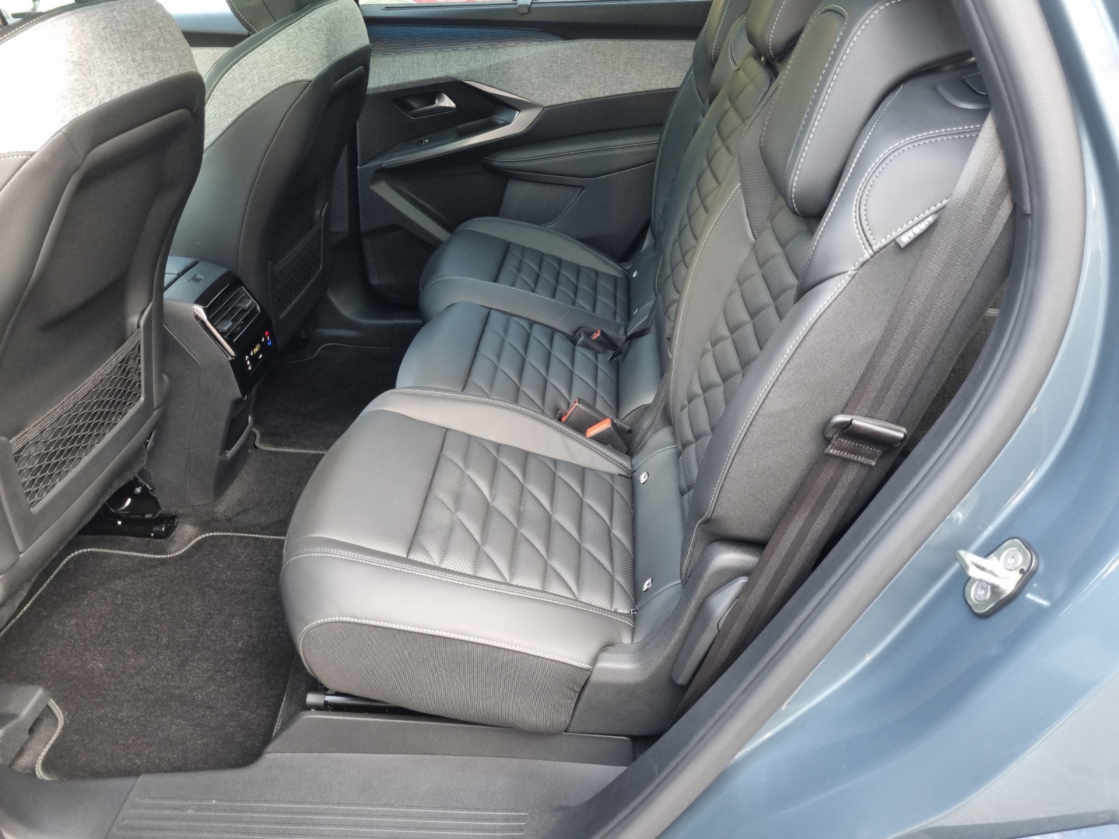 PEUGEOT 5008 e-GT 73kWh-image-9