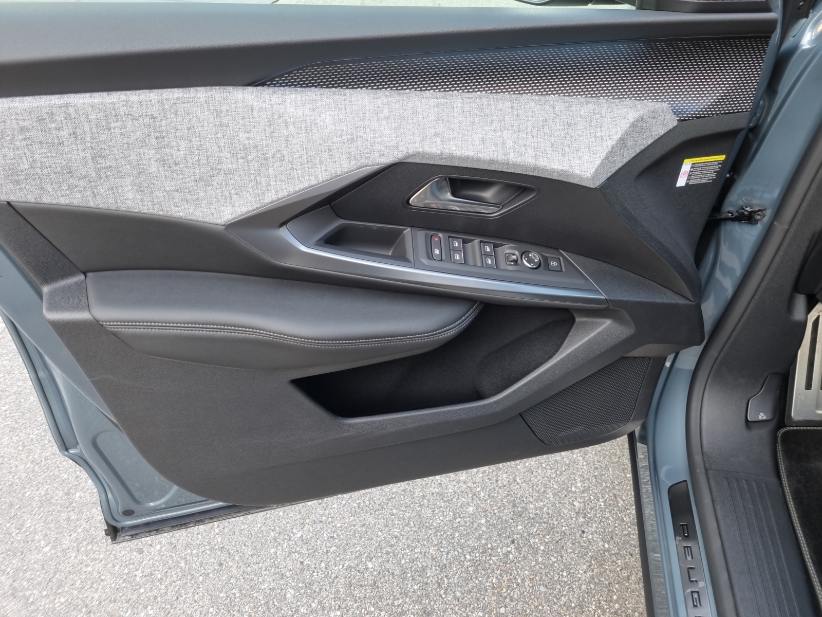 PEUGEOT 5008 e-GT 73kWh-image-11