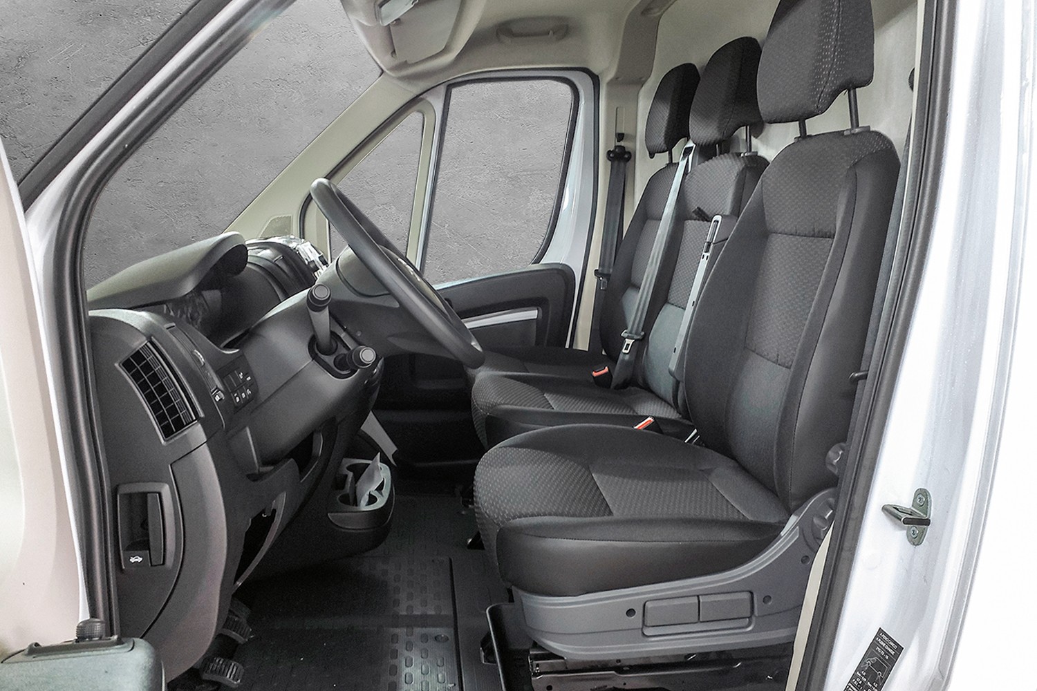CITROEN Jumper 33 2.2 BlueHDi 140 L2H2-image-6