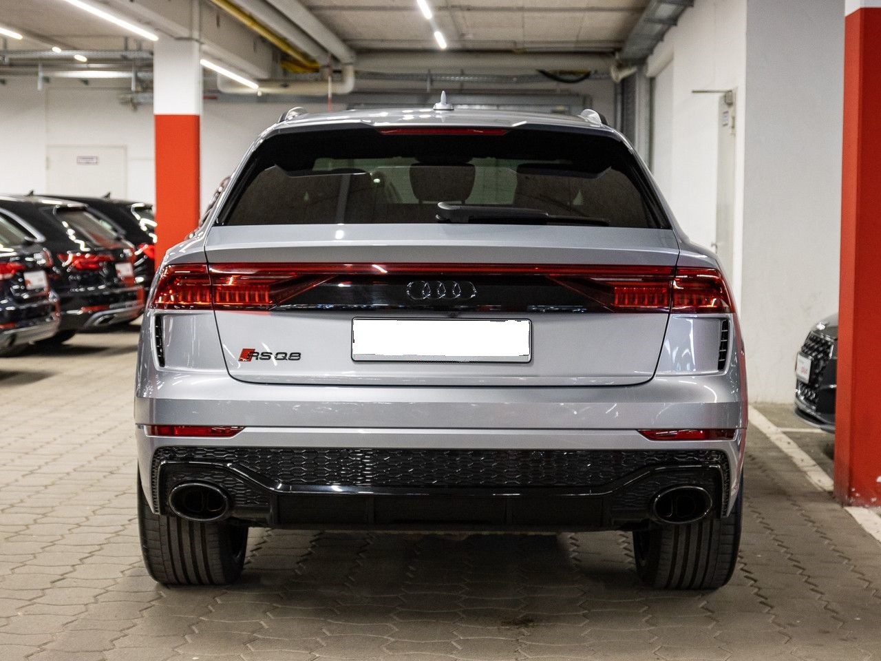 AUDI RSQ8 quattro tiptronic-image-3