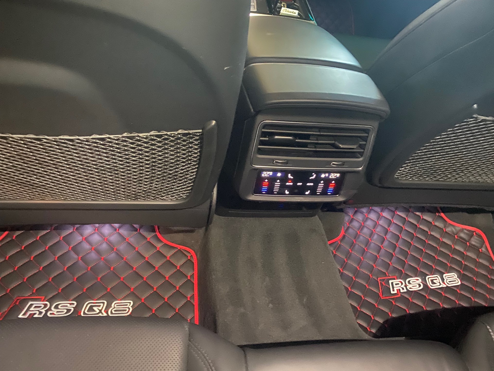 AUDI RSQ8 quattro tiptronic-image-25