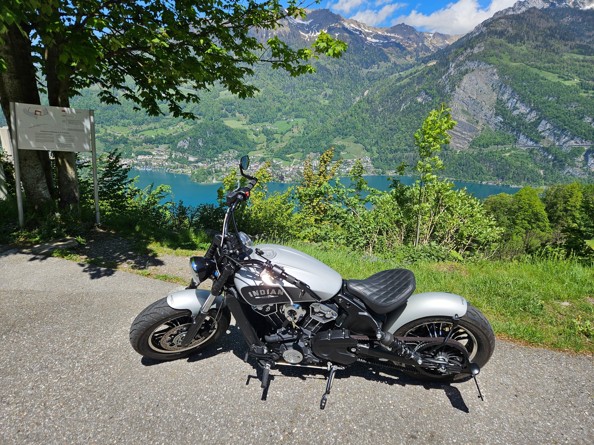 INDIAN Scout 1200 Rogue Wunderkind Komplettumbau, Silber matt Speziallackierung-image-2