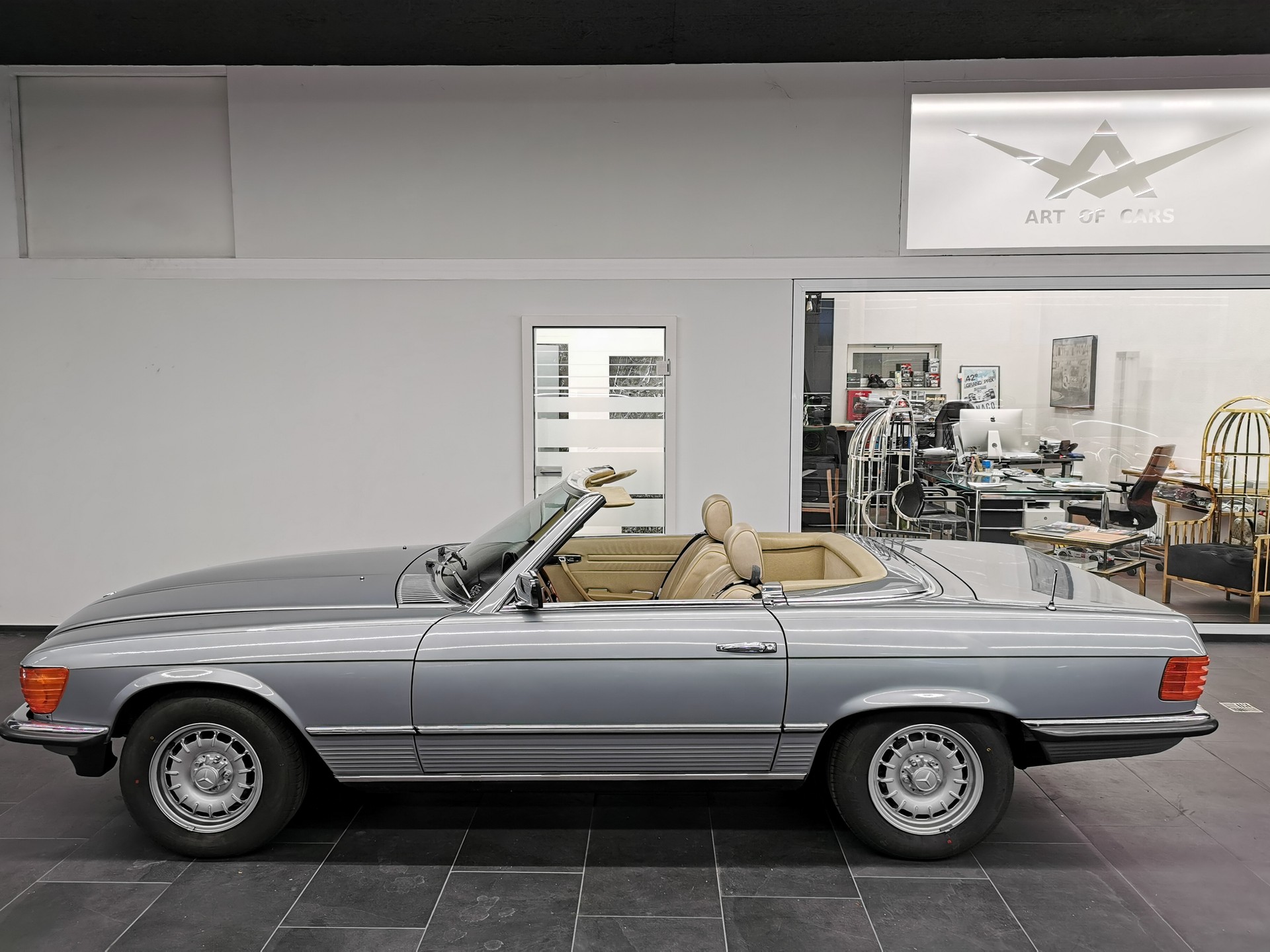 MERCEDES-BENZ SL-Class SL 280 KLIMA R 107 HARDTOP SILBERBLAU MÉT. /BEIGE LEDER 280 SL 185 PS GAR. ORIG. NUR 39' KM KLIMA VETERAN OLDTIMER-image-3