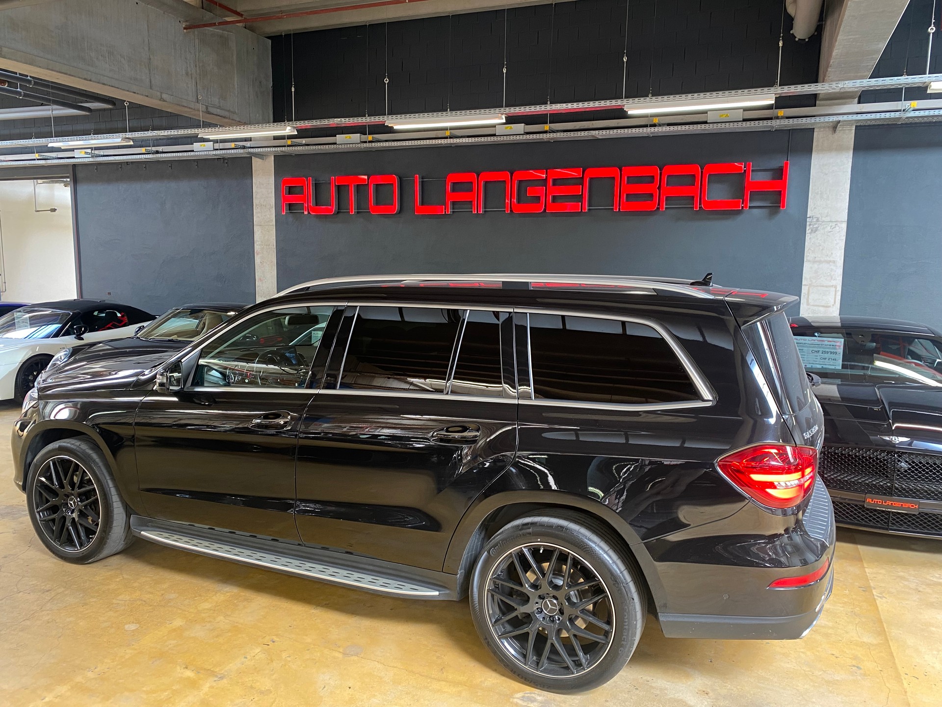 MERCEDES-BENZ GLS 350 d 4Matic 9G-TRONIC-showroom-element-3