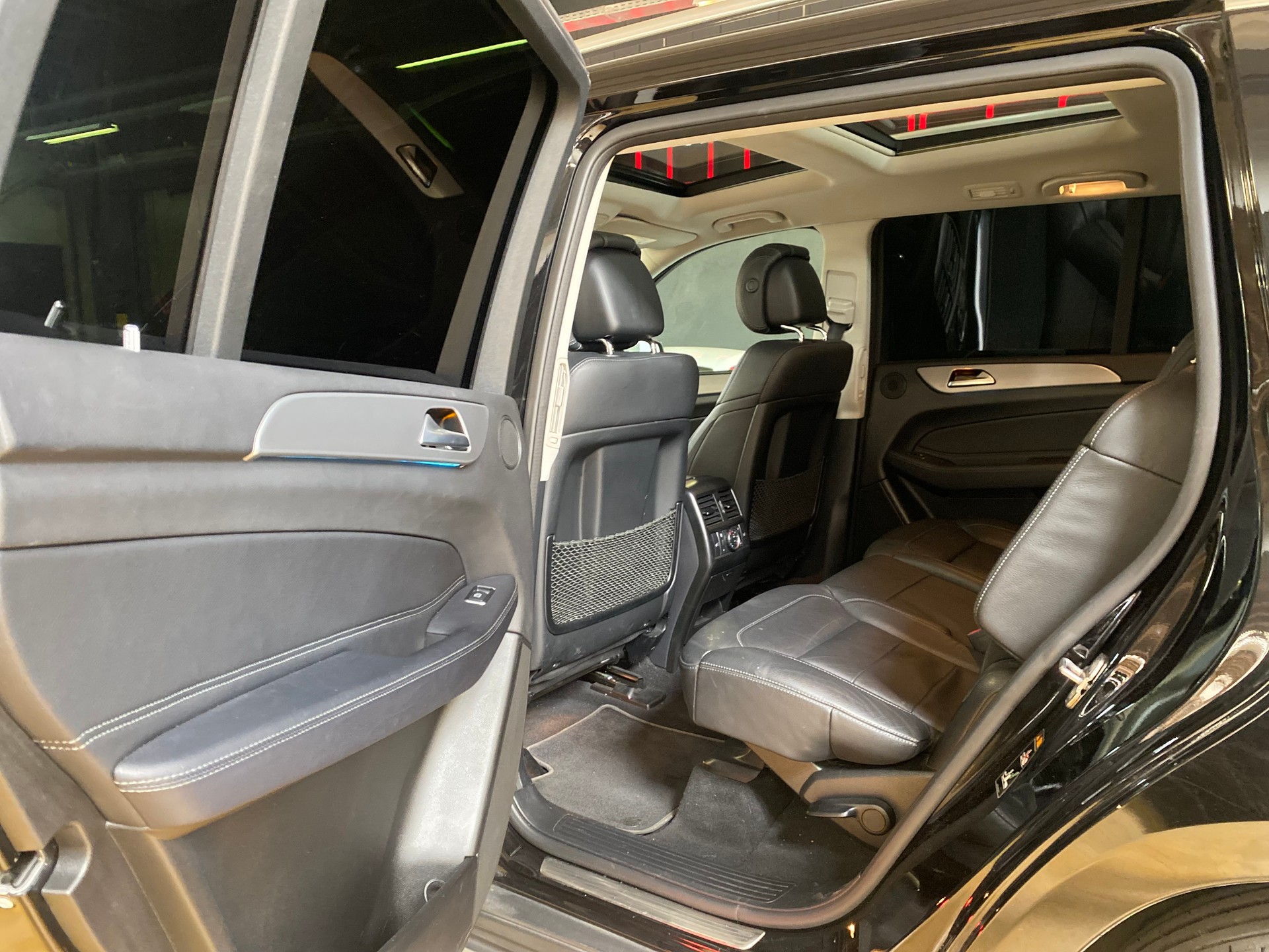 MERCEDES-BENZ GLS 350 d 4Matic 9G-TRONIC-image-11