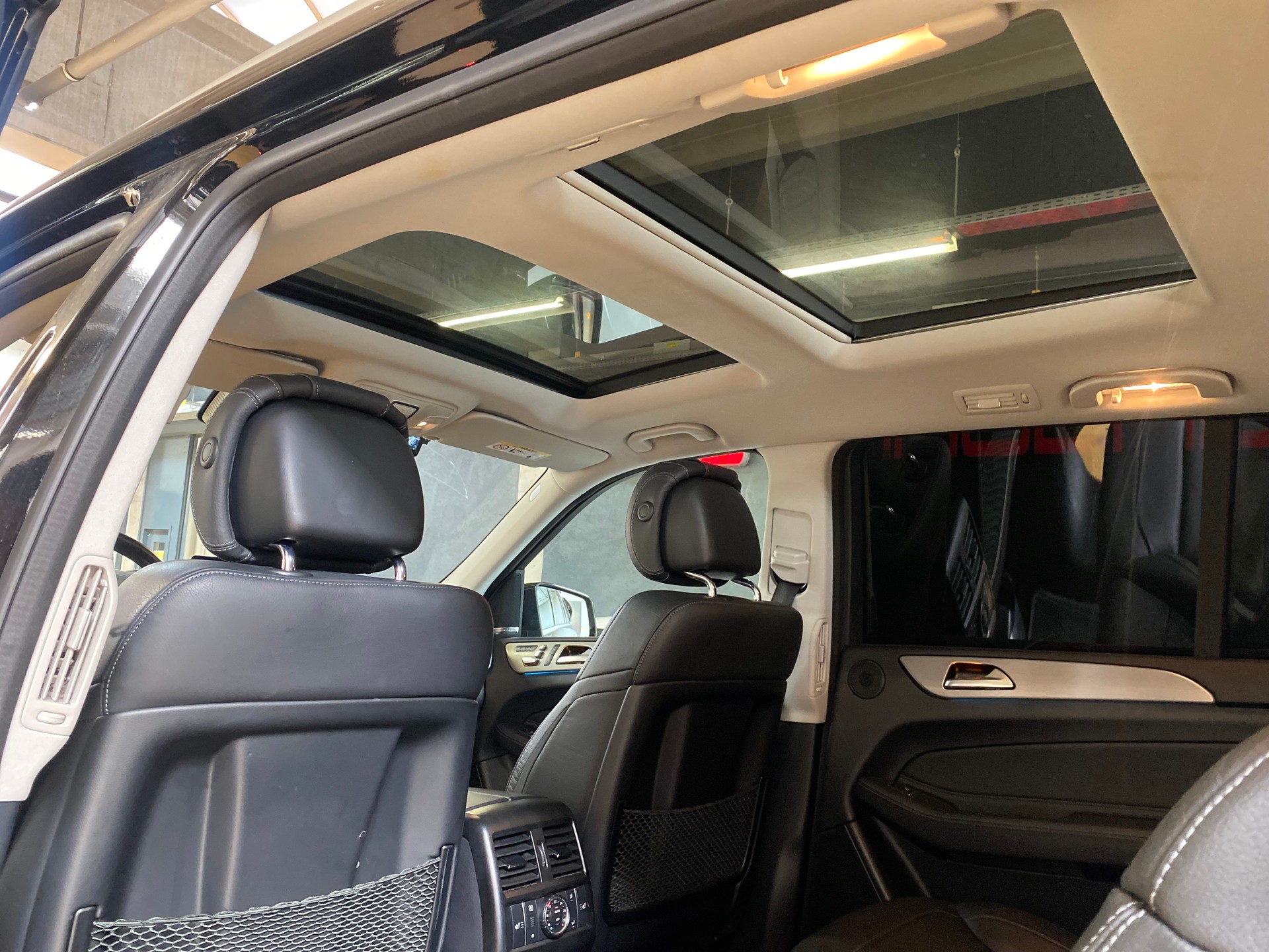 MERCEDES-BENZ GLS 350 d 4Matic 9G-TRONIC-image-12