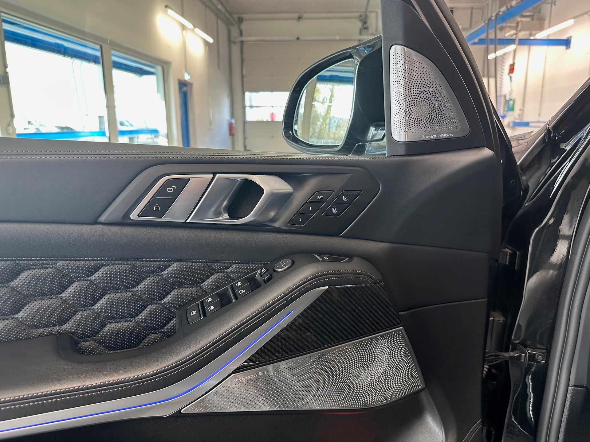BMW X5M Competition Steptronic Competition mit AKRAPOVIC-image-15