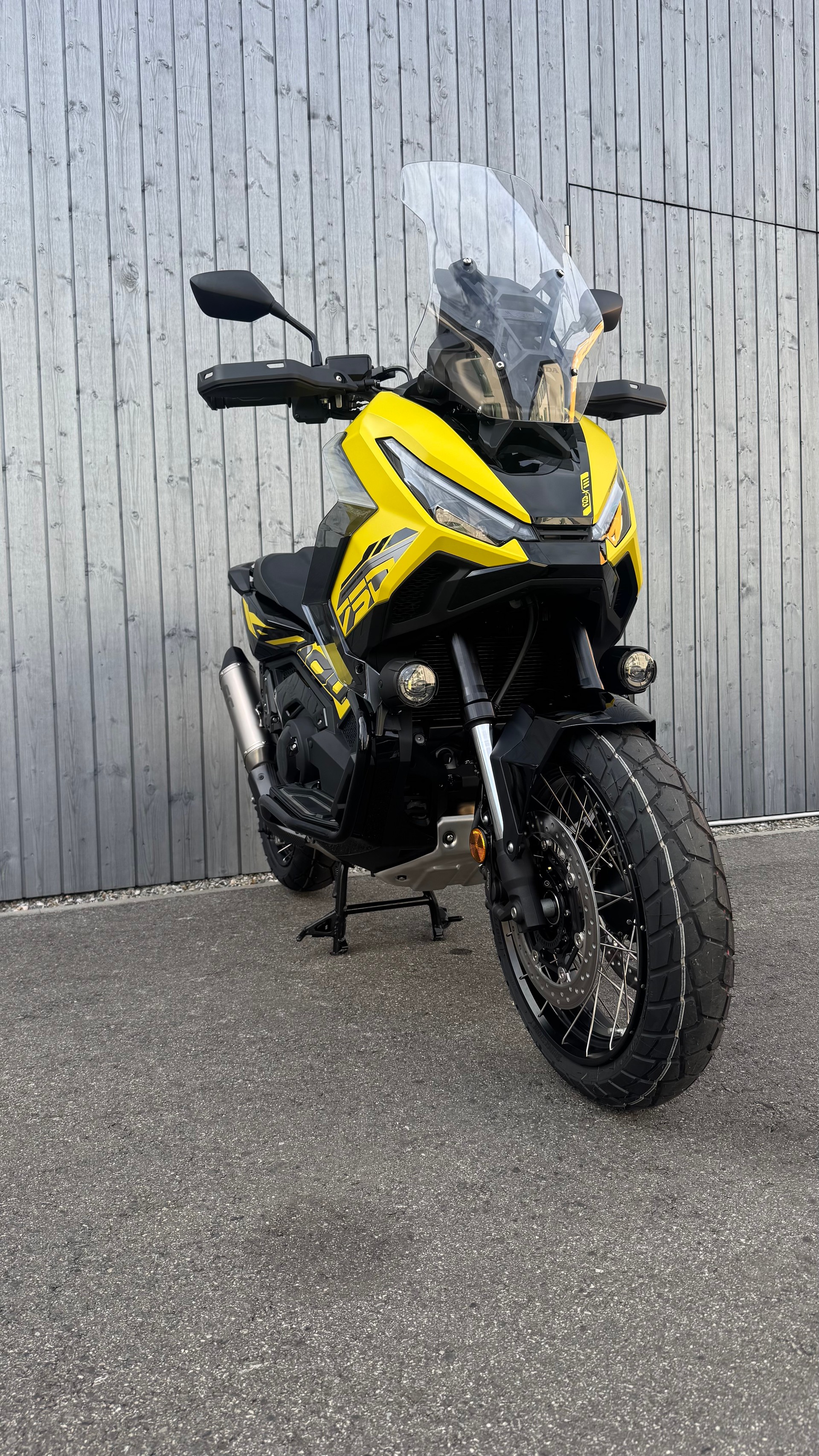 HONDA X-ADV 750-image-1
