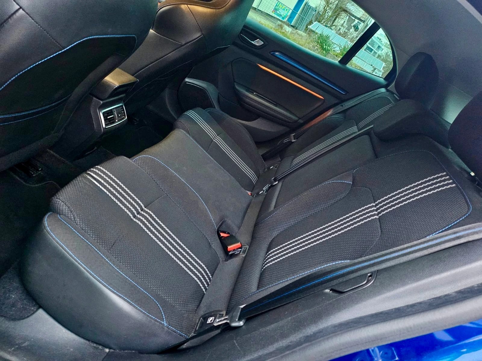 RENAULT Mégane 1.6 16V Turbo GT EDC-image-10