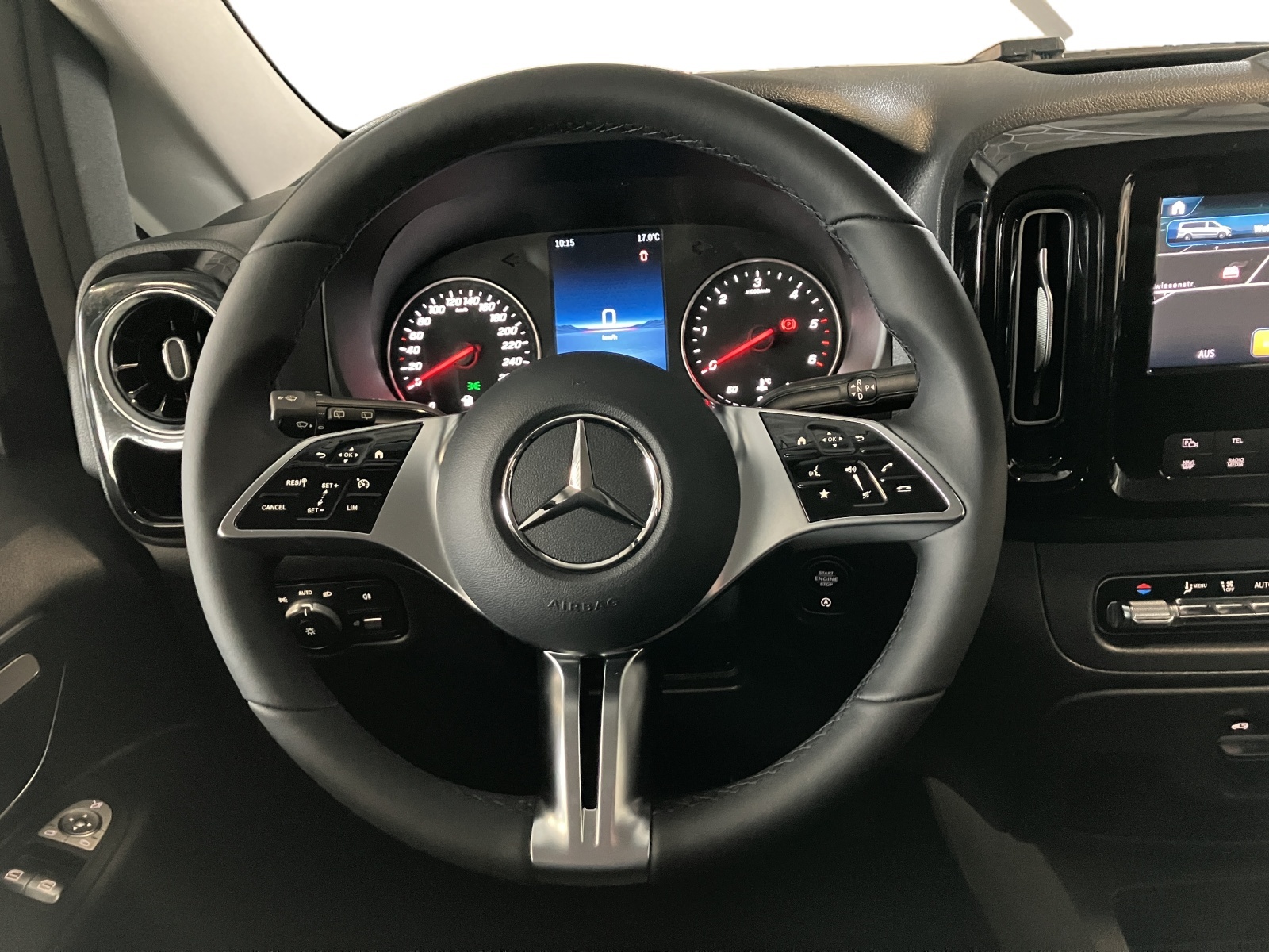 MERCEDES-BENZ Vito 116 CDI Tourer Family L 4MATIC-image-11