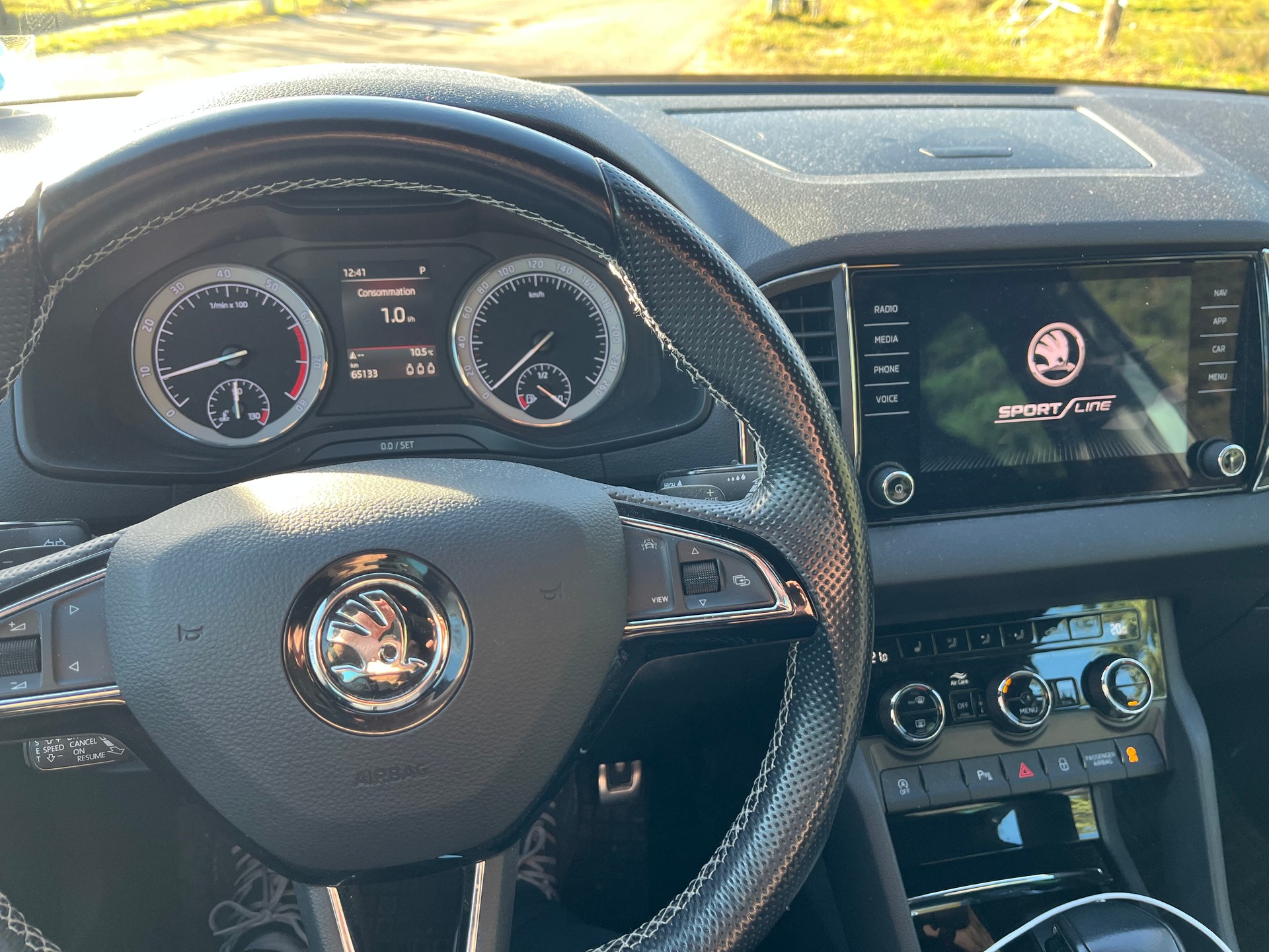 SKODA Karoq 2.0 TSI SportLine 4x4 DSG-image-4