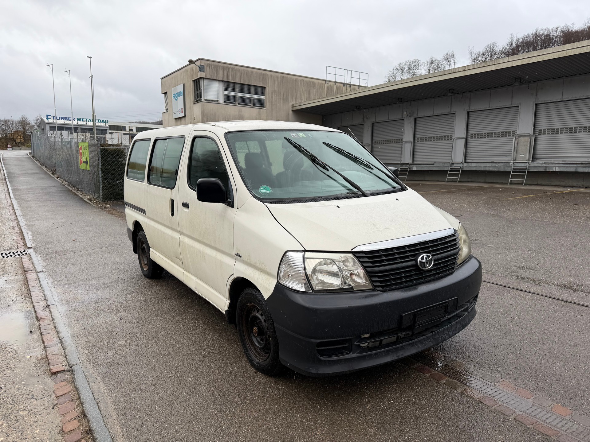 TOYOTA Hiace D-4D Wagon SWB-image-5