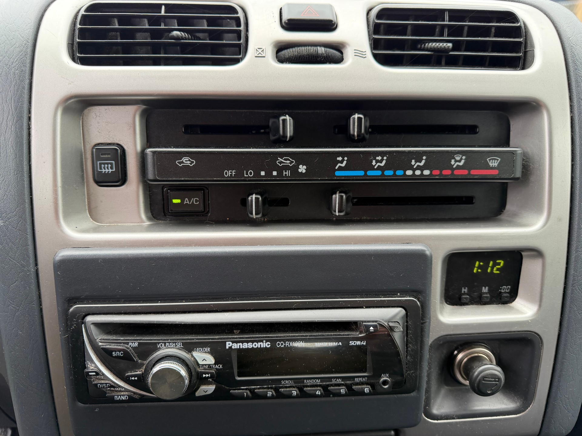 TOYOTA Hiace D-4D Wagon SWB-image-8