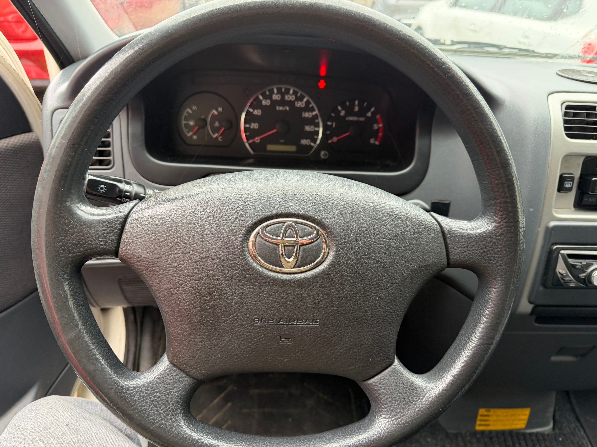 TOYOTA Hiace D-4D Wagon SWB-image-9