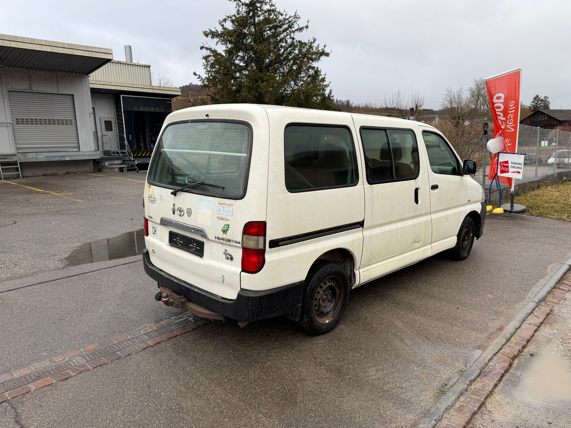 TOYOTA Hiace D-4D Wagon SWB-image-3