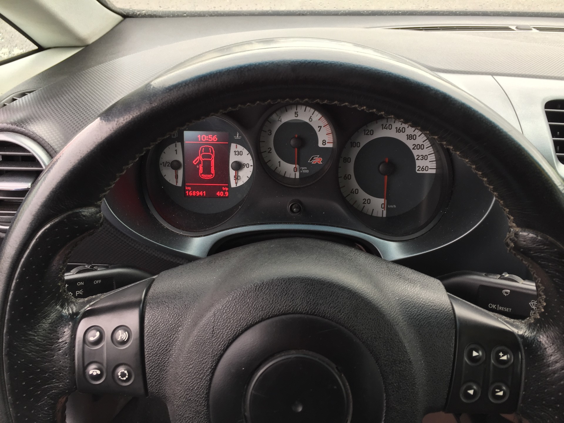 SEAT Leon 2.0 TSI FR-image-13
