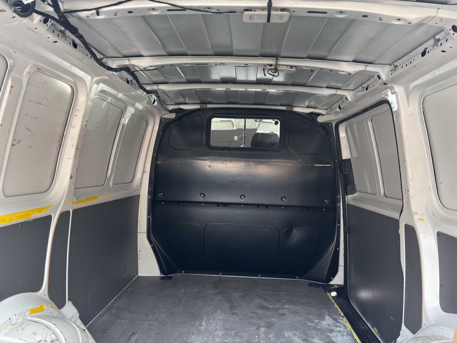 VW T6.1 2.0 TDI DSG-image-13