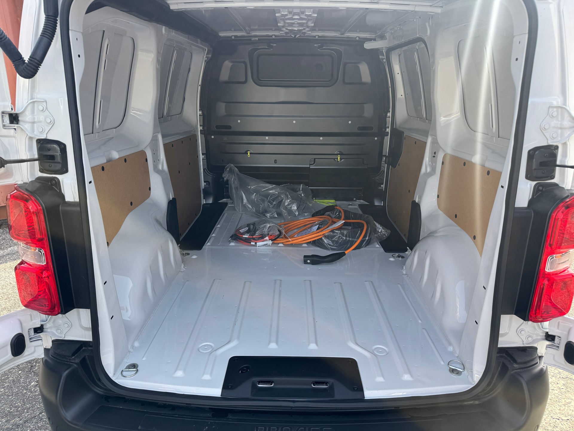 TOYOTA PROACE Van L1 75KWh Comfort-image-9