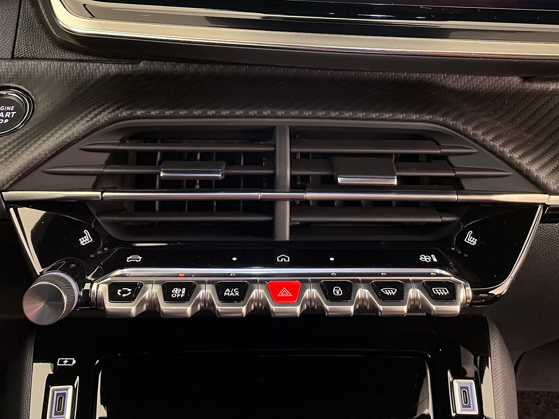 PEUGEOT 208 1.2 Hybrid 145 GT-image-27