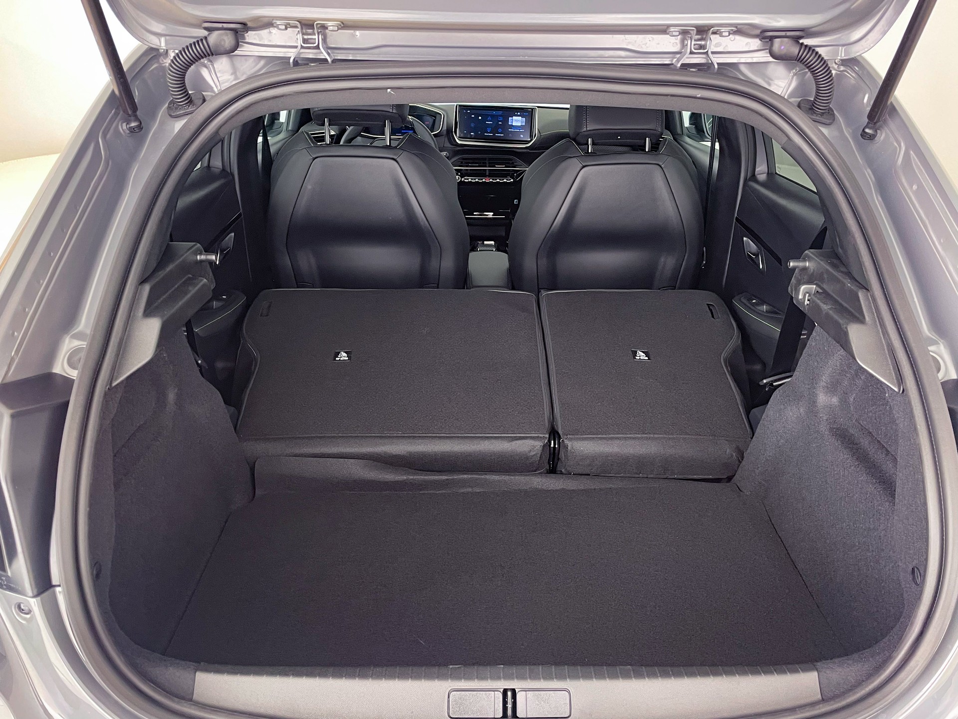 PEUGEOT 208 1.2 Hybrid 145 GT-image-31