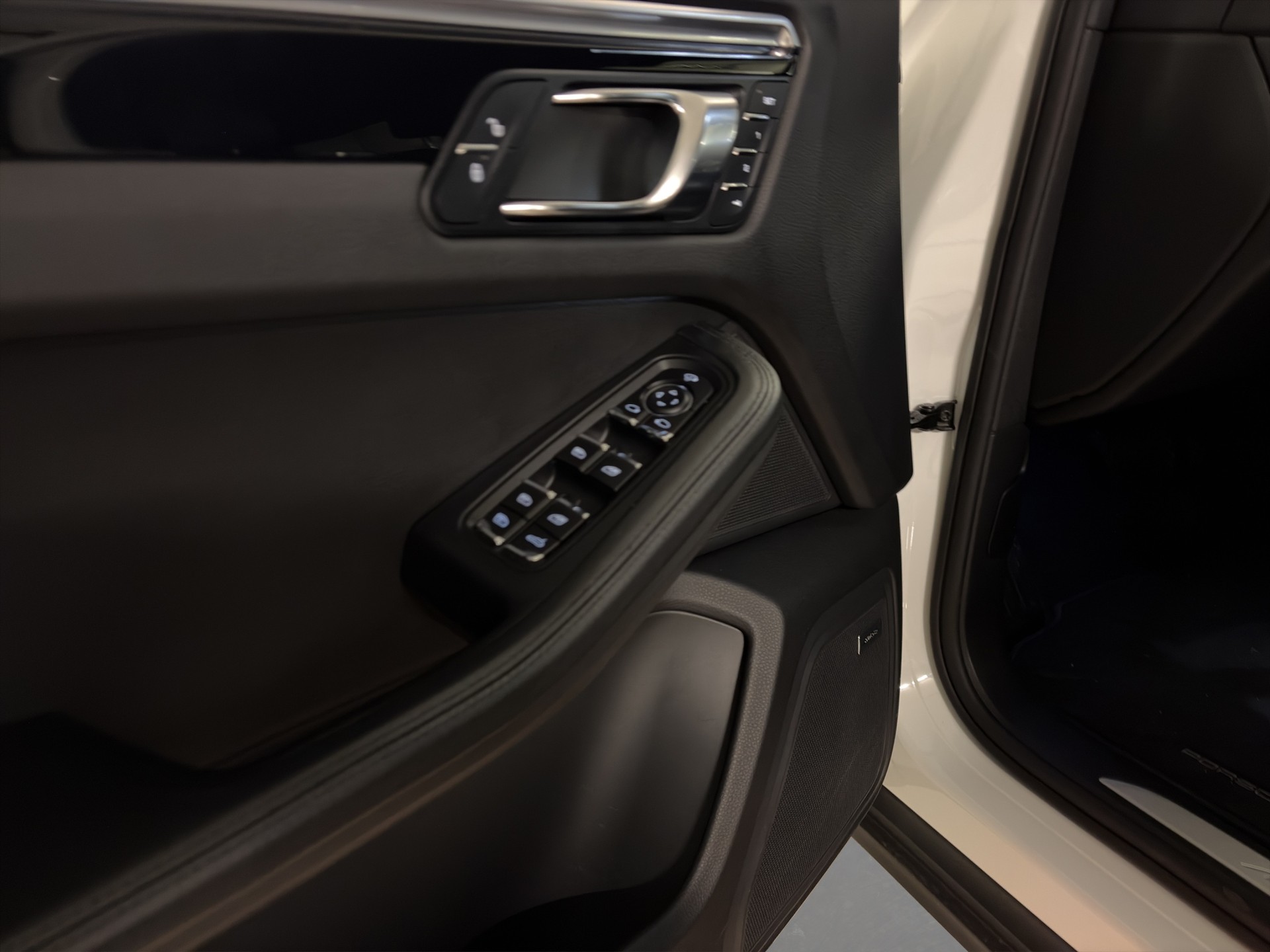 PORSCHE Macan S Diesel PDK-image-10