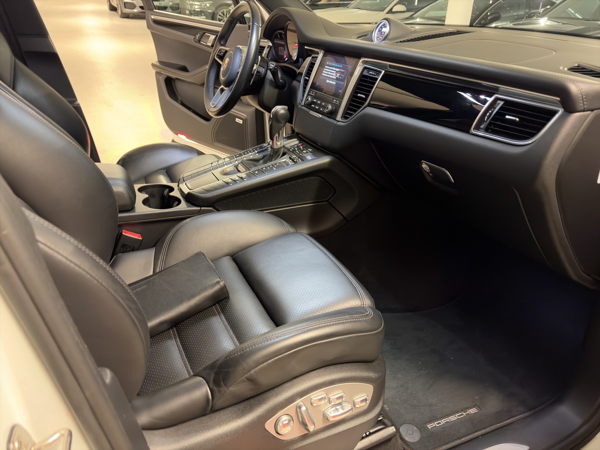PORSCHE Macan S Diesel PDK-image-15