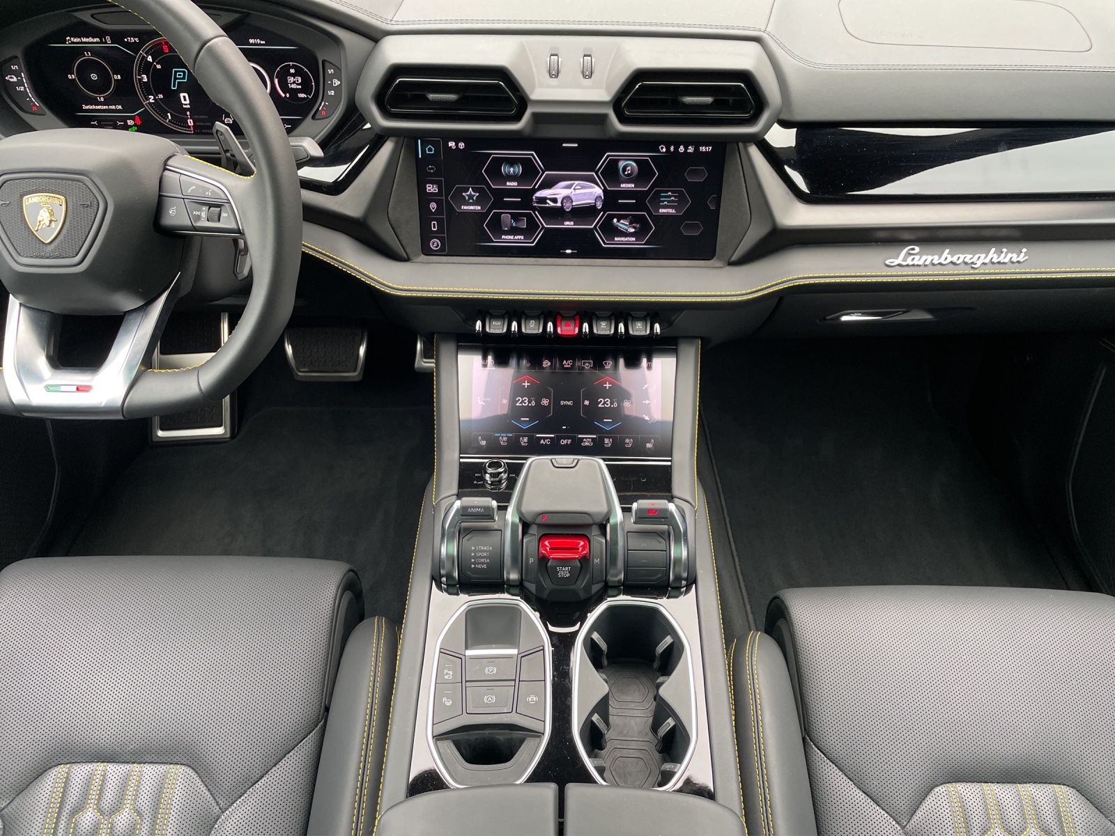 LAMBORGHINI URUS SE-image-16
