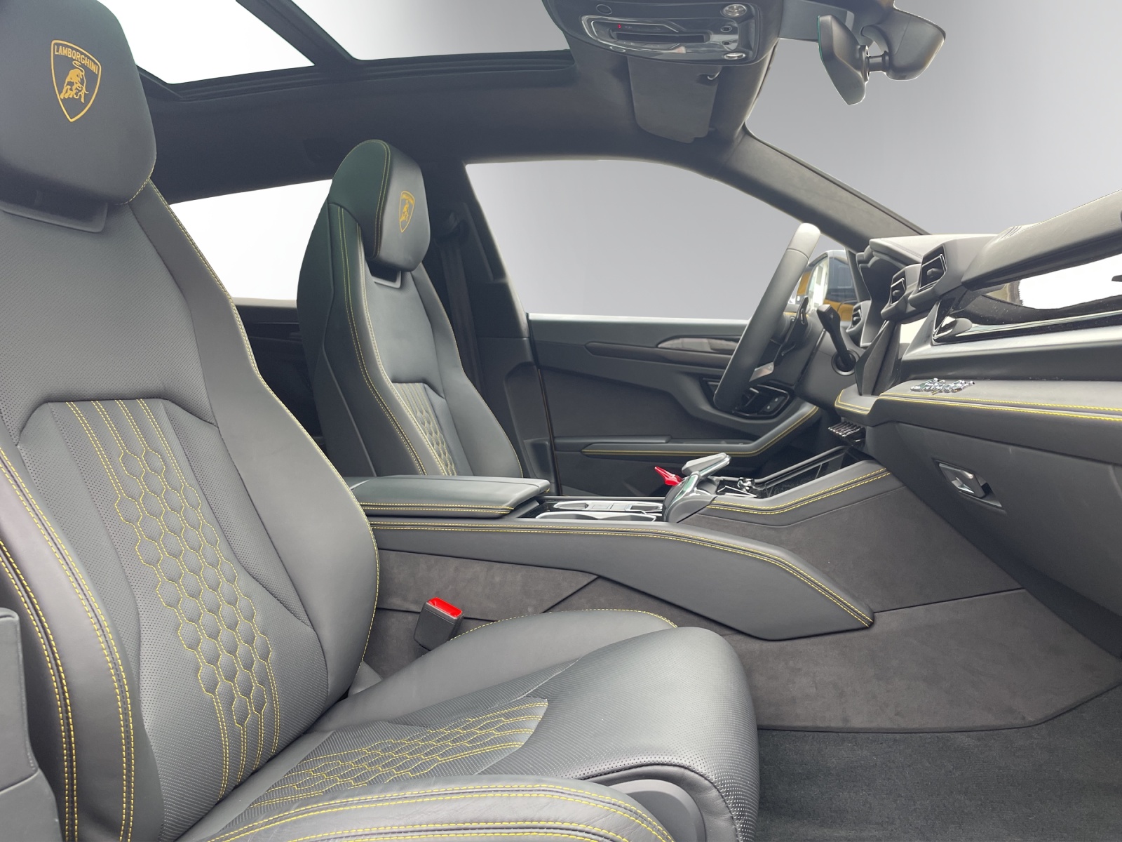 LAMBORGHINI URUS SE-image-11