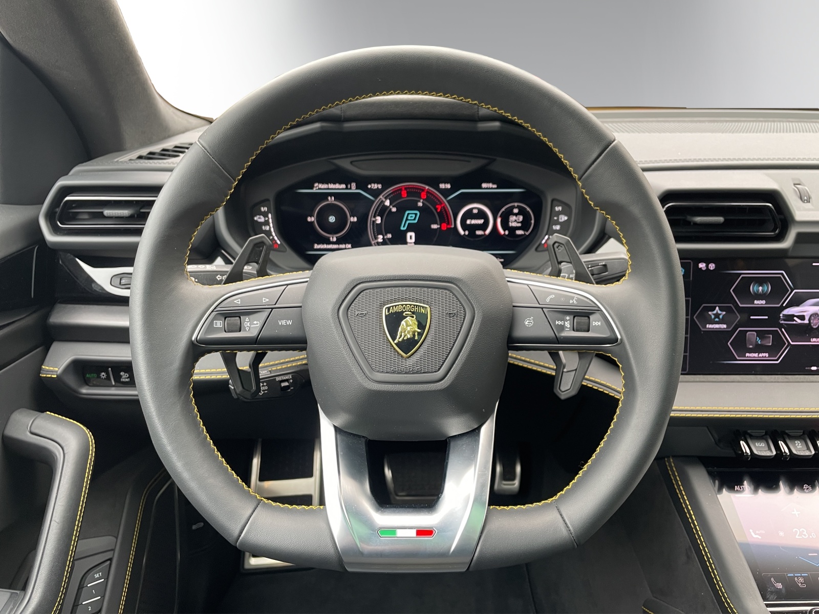 LAMBORGHINI URUS SE-image-14