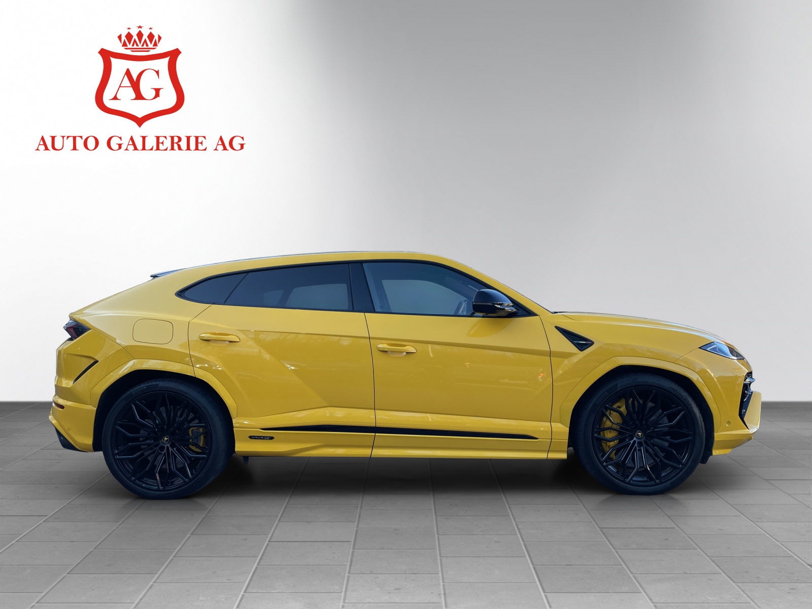 LAMBORGHINI URUS SE-image-5