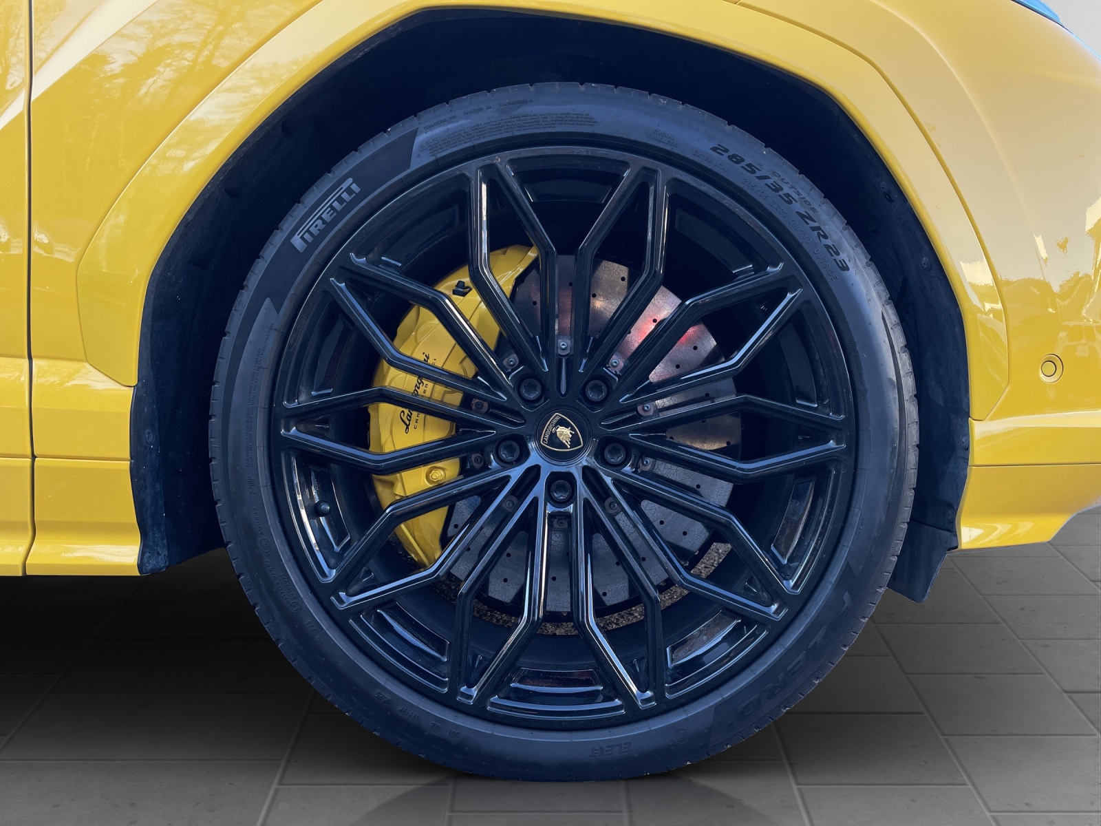 LAMBORGHINI URUS SE-image-8