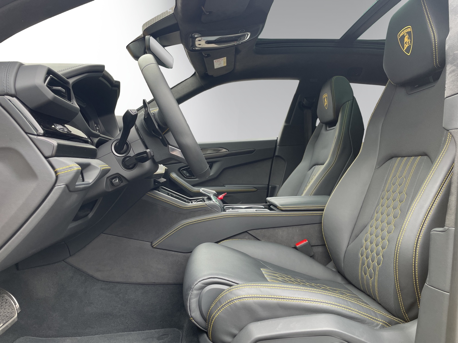 LAMBORGHINI URUS SE-image-9