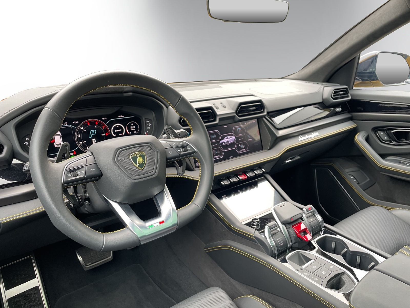 LAMBORGHINI URUS SE-image-17